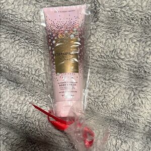 Bath & Body Works Pink and Gold Champagne Toast Body Cream